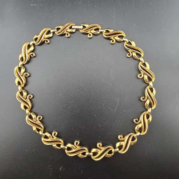 Vintage Trifari Gold-Tone Collar Choker Necklace With Swirl Links PAT PEND - Picture 7 of 7